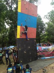 Kegiatan Wall Climbing